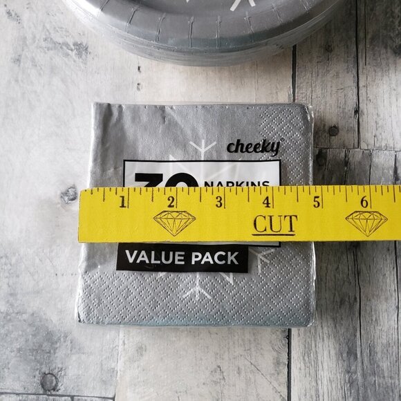 NWT - Sliver, Gold and White Snowflake Set of 60 paper Plates and Paper Napkins - Picture 5 of 5